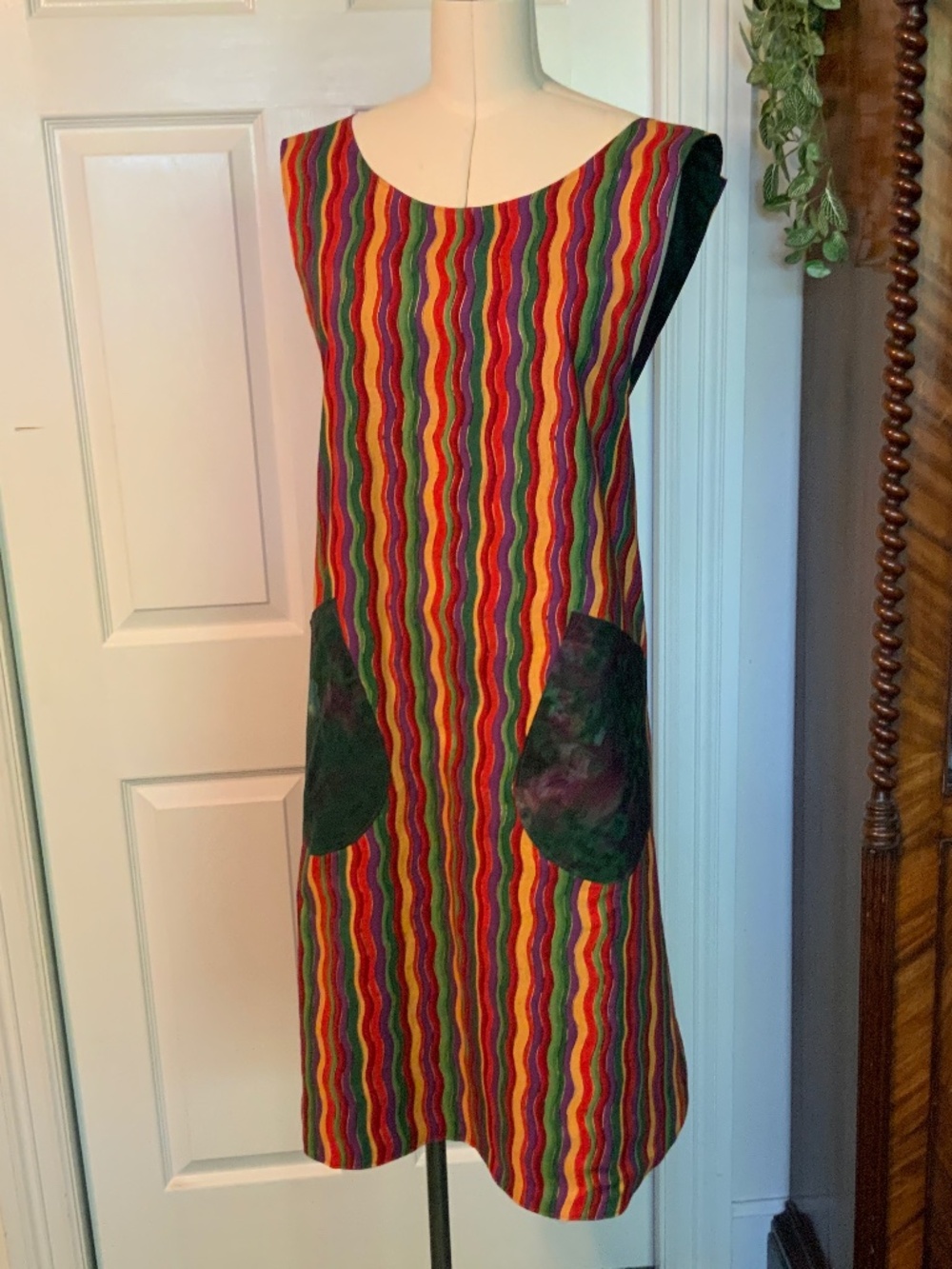 Japanese style slip on apron - reversible - no ties! Size Medium